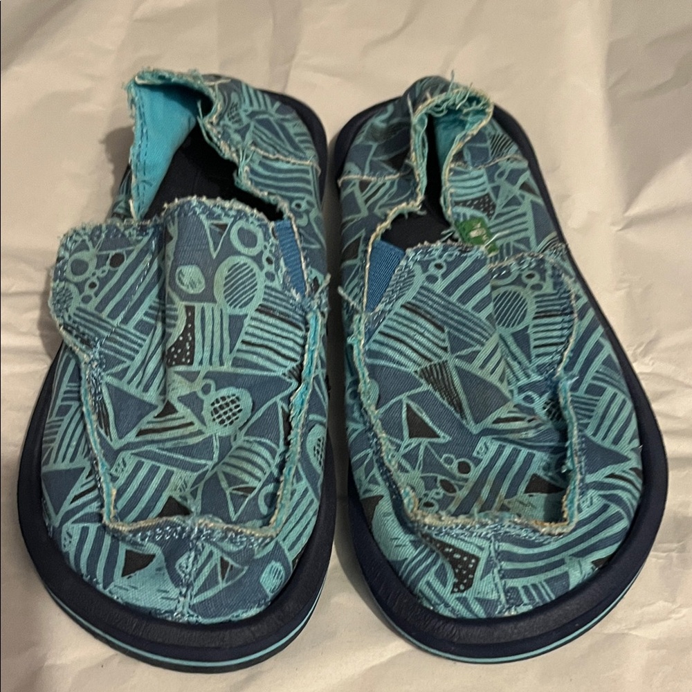 Sanuk Kids Geometric Slippers in Blue and Teal